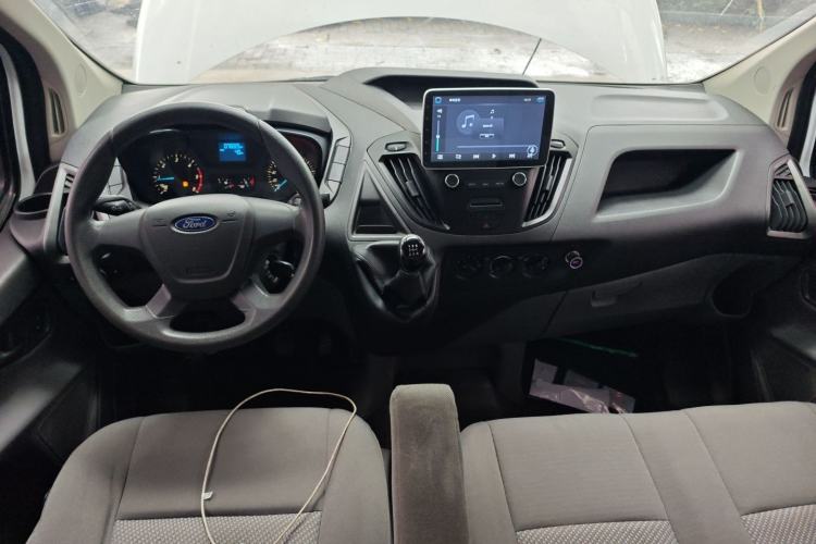 Used Ford Transit 2017 2.0T Diesel Multi-Purpose Commercial Vehicle Short Wheelbase Low Roof China V Standard Center Console