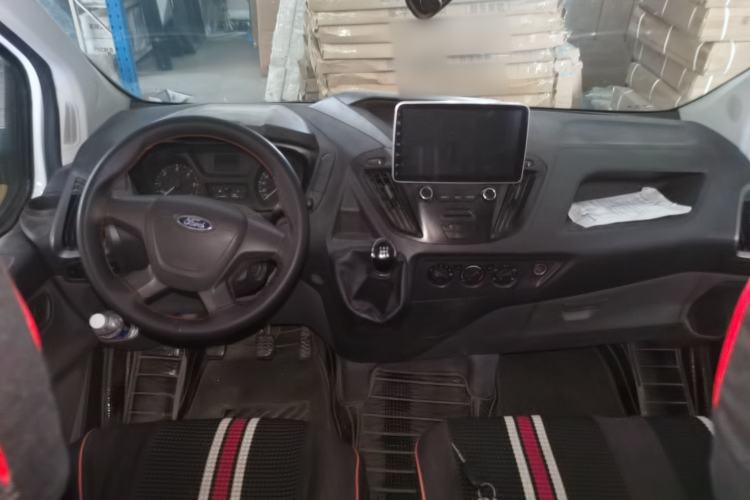 Used Ford Transit 2017 2.0T Diesel Multi-Function Commercial Vehicle Mid-Drive Mid-Roof China V Standard Center Console