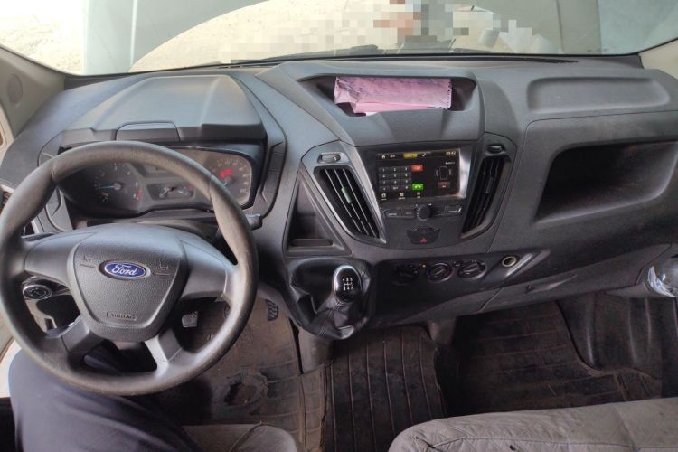 Used Ford Transit 2017 2.0T Diesel Van Mid-Chassis Mid-Roof China V Standard Center Console