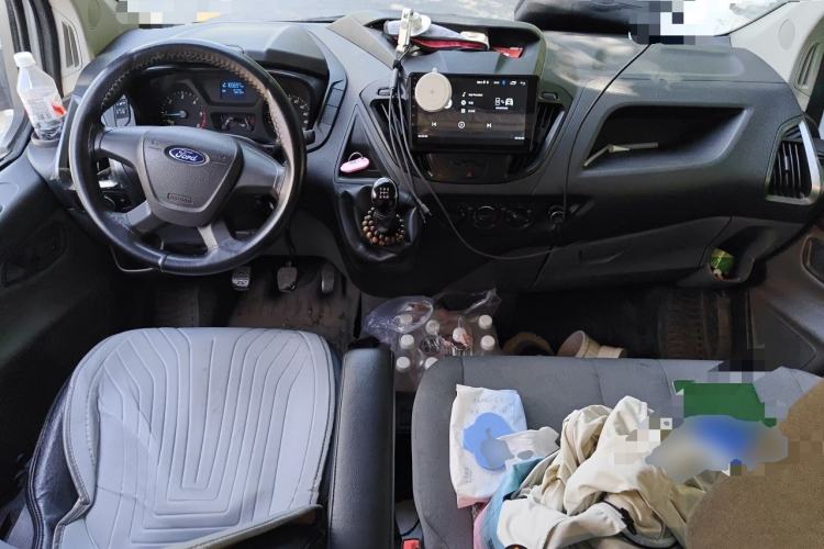 Used Ford Transit 2017 2.0T Diesel Multi-Purpose Commercial Vehicle Short Wheelbase Low Roof China V Standard Center Console