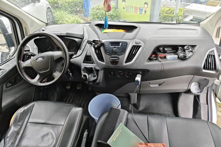 Used Ford Transit 2017 2.0T Diesel Multi-Purpose Commercial Vehicle Mid-Drive Mid-Roof China IV Standard Center Console