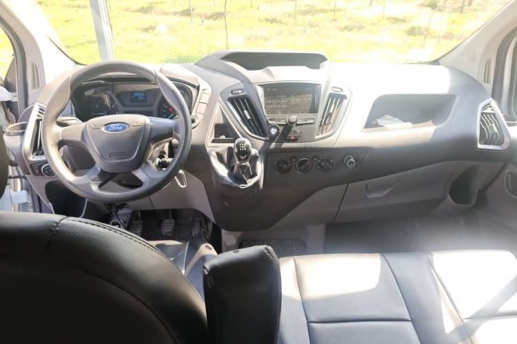 Used Ford Transit 2017 2.0T Diesel Multi-Function Commercial Vehicle Mid-Drive Mid-Roof China V Standard Center Console