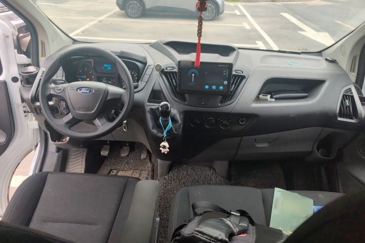 Used Ford Transit 2017 2.0T Diesel Multi-Purpose Commercial Vehicle Short Wheelbase Low Roof China V Standard Center Console
