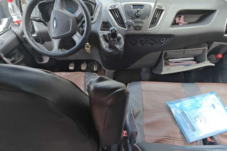 Used Ford Transit 2017 2.0T Gasoline Multi-Purpose Commercial Vehicle Mid-Drive Mid-Roof China V Standard Center Console