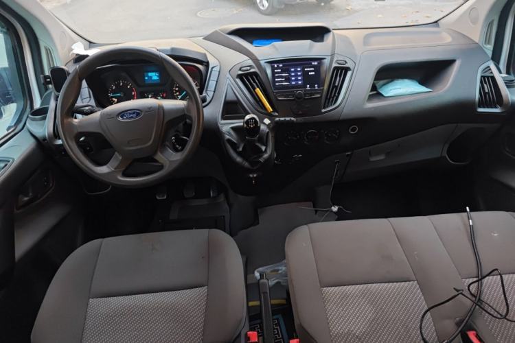 Used Ford Transit 2017 2.0T Diesel Van Short Wheelbase Mid-Roof China V Standard Center Console