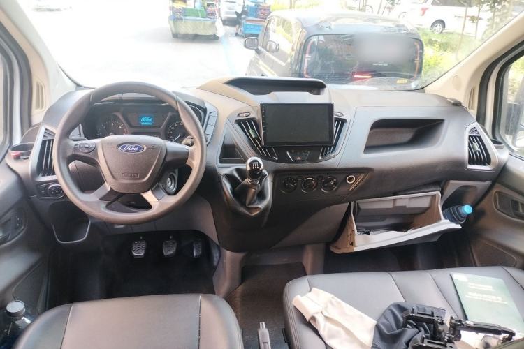Used Ford Transit 2017 2.0T Diesel Multi-Purpose Commercial Vehicle Short Wheelbase Low Roof China V Standard Center Console
