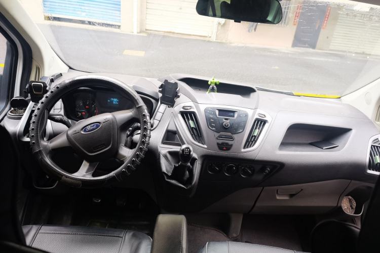 Used Ford Transit 2017 2.0T Diesel Multi-Purpose Commercial Vehicle Mid-Drive Mid-Roof China IV Standard Center Console