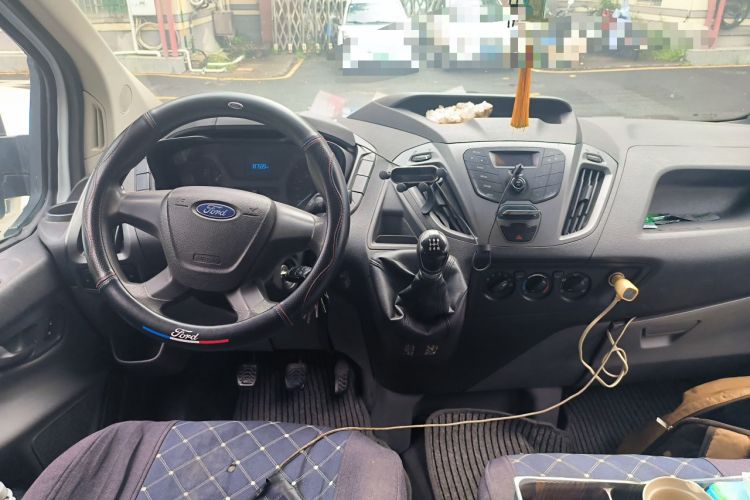 Used Ford Transit 2017 2.0T Diesel Van Short Wheelbase Low Roof China V Standard Center Console
