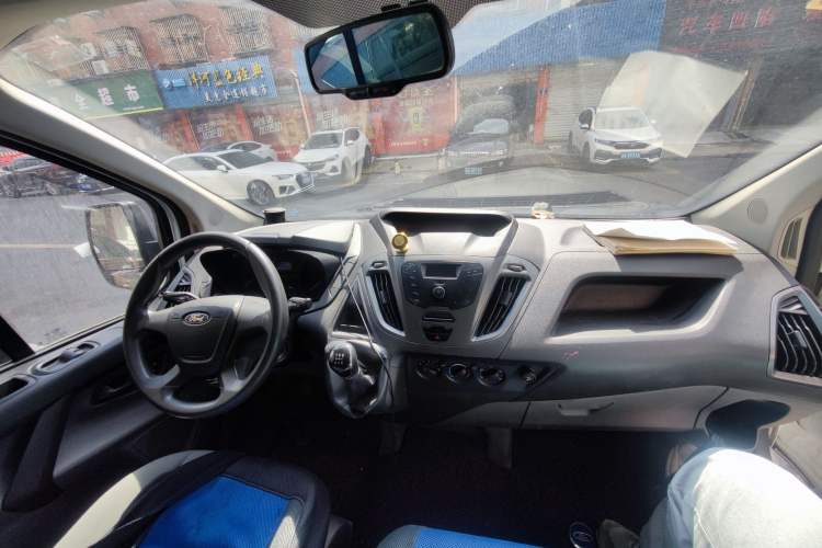Used Ford Transit 2017 2.0T Diesel Van Mid-Chassis Mid-Roof China V Standard Center Console