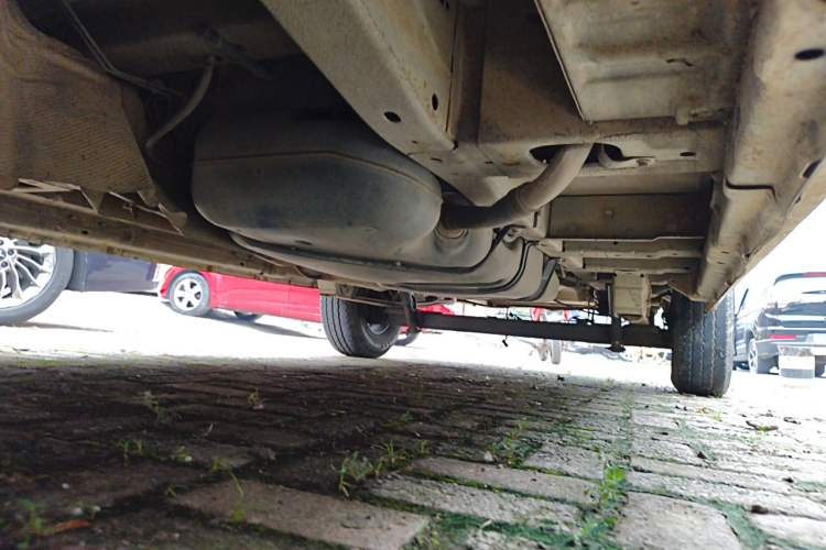 Used Ford Transit 2017 2.0T Diesel Van Mid-Chassis Mid-Roof China V Standard Chassis Front Left