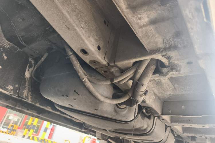 Used Ford Transit 2017 2.0T Diesel Van Mid-Chassis Mid-Roof China V Standard Chassis Front Left