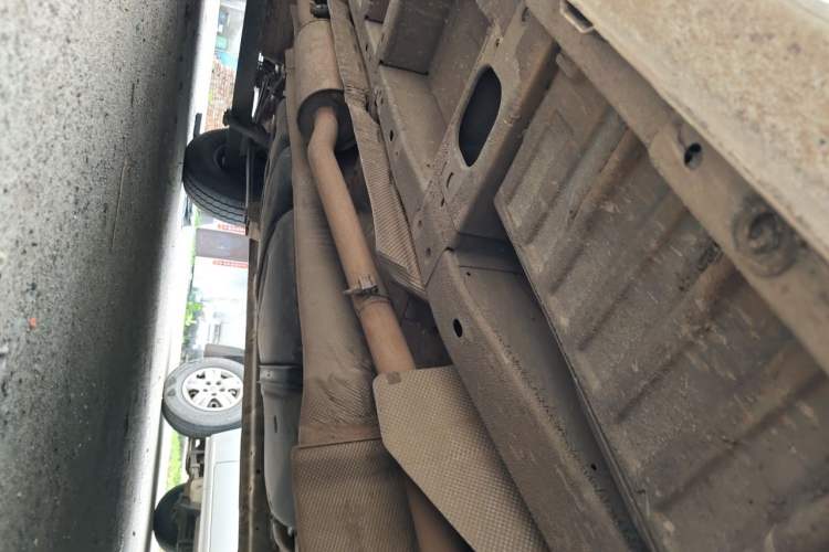 Used Ford Transit 2017 2.0T Diesel Multi-Function Commercial Vehicle Mid-Drive Mid-Roof China V Standard Chassis Front Right