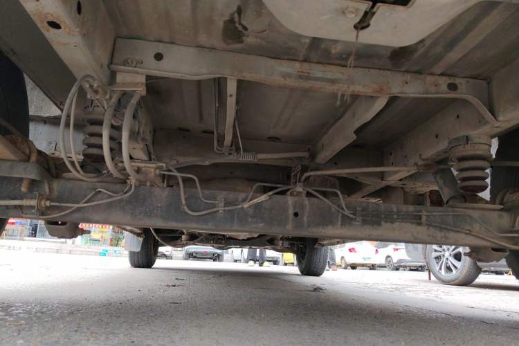 Used Ford Transit 2017 2.0T Diesel Van Mid-Chassis Mid-Roof China IV Standard Chassis Rear