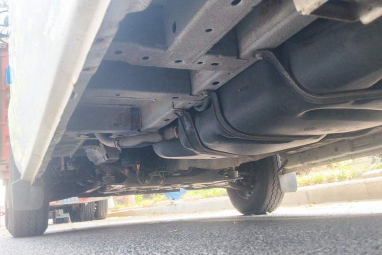 Used Ford Transit 2017 2.0T Diesel Multi-Purpose Commercial Vehicle Mid-Drive Mid-Roof China IV Standard Chassis Rear Left
