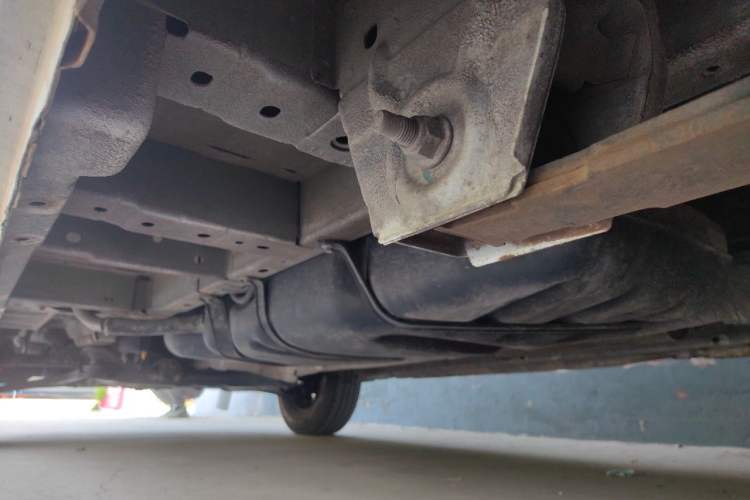 Used Ford Transit 2017 2.0T Diesel Van Mid-Chassis Mid-Roof China V Standard Chassis Rear Left