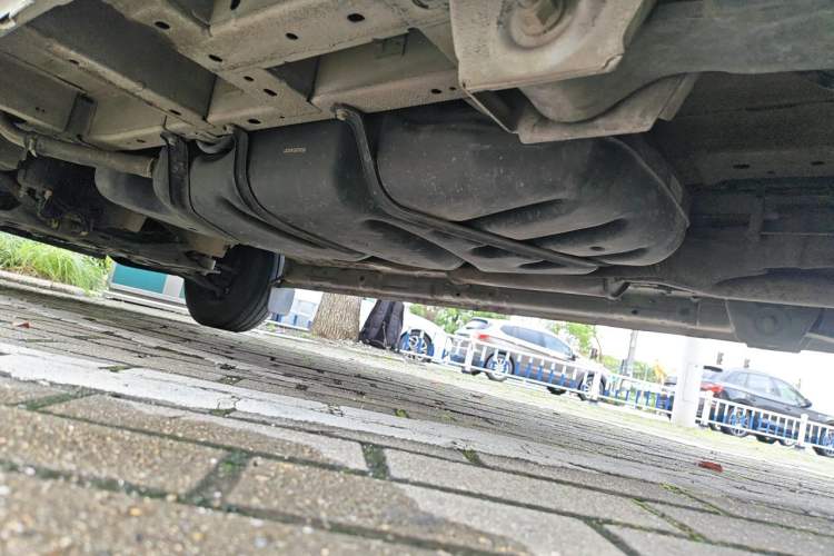 Used Ford Transit 2017 2.0T Diesel Multi-Purpose Commercial Vehicle Mid-Drive Mid-Roof China IV Standard Chassis Rear Left