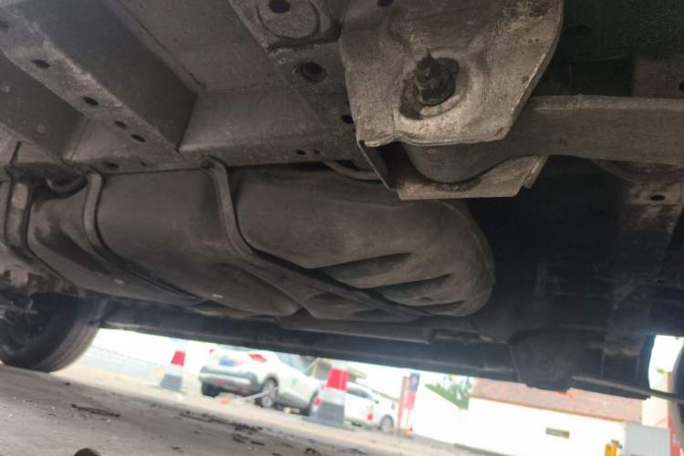 Used Ford Transit 2017 2.0T Diesel Van Mid-Chassis Mid-Roof China V Standard Chassis Rear Left