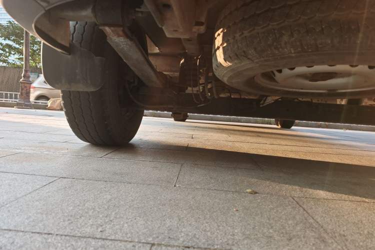 Used Ford Transit 2017 2.0T Diesel Van Mid-Chassis Mid-Roof China V Standard Chassis Rear Left
