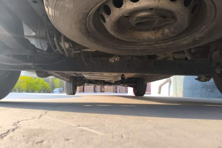 Used Ford Transit 2017 2.0T Diesel Van Mid-Chassis Mid-Roof China V Standard Chassis Rear