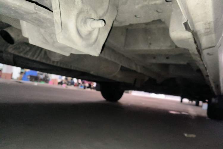 Used Ford Transit 2017 2.0T Diesel Van Mid-Chassis Mid-Roof China V Standard Chassis Rear Right