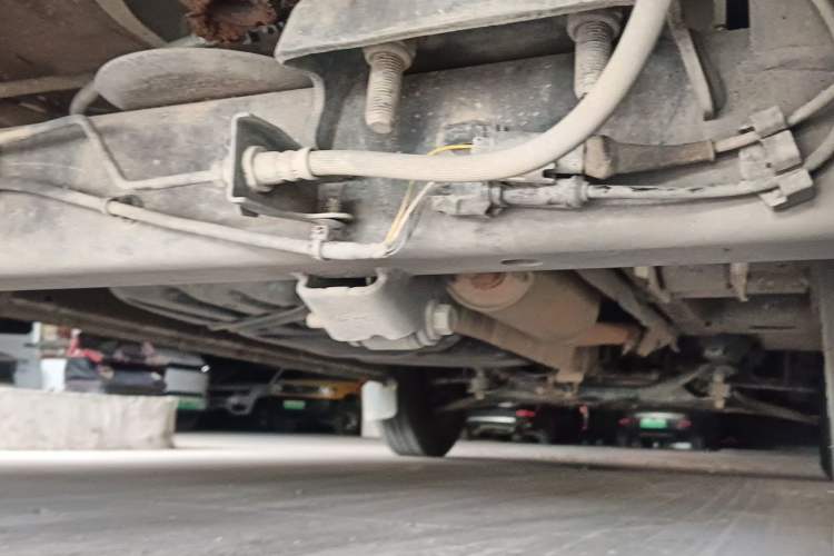 Used Ford Transit 2017 2.0T Diesel Van Mid-Chassis Mid-Roof China IV Standard Chassis Rear Right