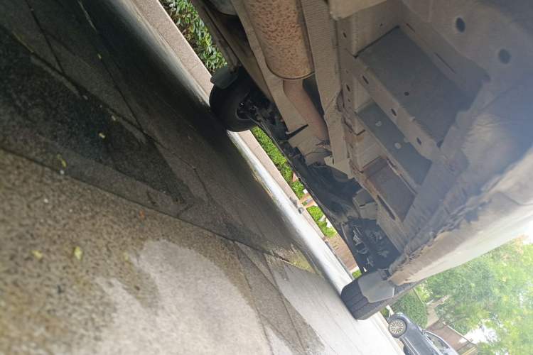 Used Ford Transit 2017 2.0T Diesel Van Mid-Chassis Mid-Roof China V Standard Chassis Rear Right
