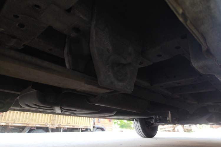 Used Ford Transit 2017 2.0T Diesel Van Mid-Chassis Mid-Roof China V Standard Chassis Rear Right