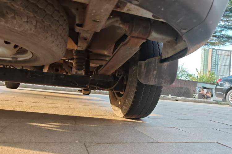Used Ford Transit 2017 2.0T Diesel Van Mid-Chassis Mid-Roof China V Standard Chassis Rear Right