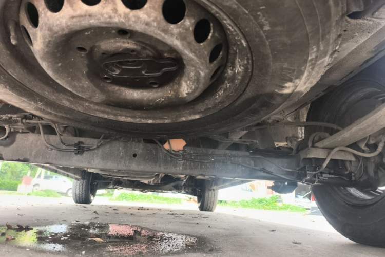 Used Ford Transit 2017 2.0T Diesel Van Mid-Chassis Mid-Roof China V Standard Chassis Rear