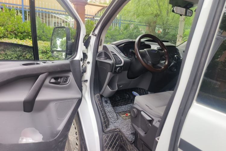 Used Ford Transit 2017 2.0T Diesel Multi-Purpose Commercial Vehicle Mid-Drive Mid-Roof China IV Standard Driver Seat