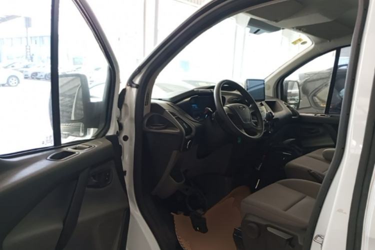 Used Ford Transit 2017 2.0T Diesel Van Short Wheelbase Mid-Roof China V Standard Driver Seat