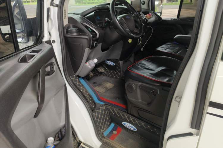 Used Ford Transit 2017 2.0T Diesel Multi-Purpose Commercial Vehicle Short Wheelbase Low Roof China V Standard Driver Seat