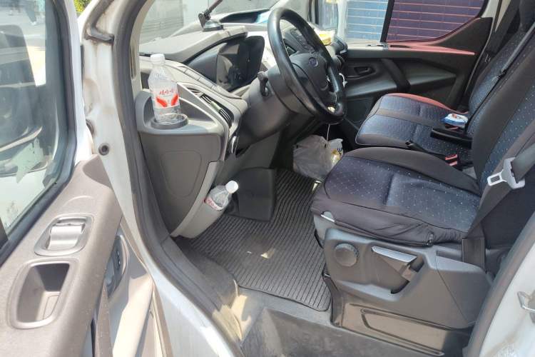 Used Ford Transit 2017 2.0T Diesel Multi-Purpose Commercial Vehicle Short Wheelbase Low Roof China V Standard Driver Seat