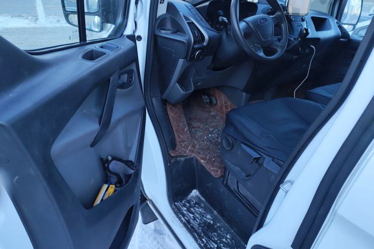 Used Ford Transit 2017 2.0T Diesel Van Short Wheelbase Low Roof China V Standard Driver Seat