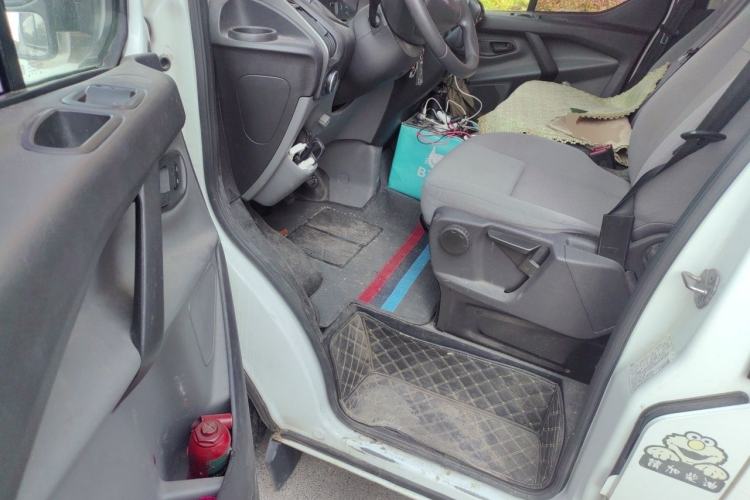 Used Ford Transit 2017 2.0T Diesel Multi-Purpose Commercial Vehicle Short Wheelbase Low Roof China V Standard Driver Seat