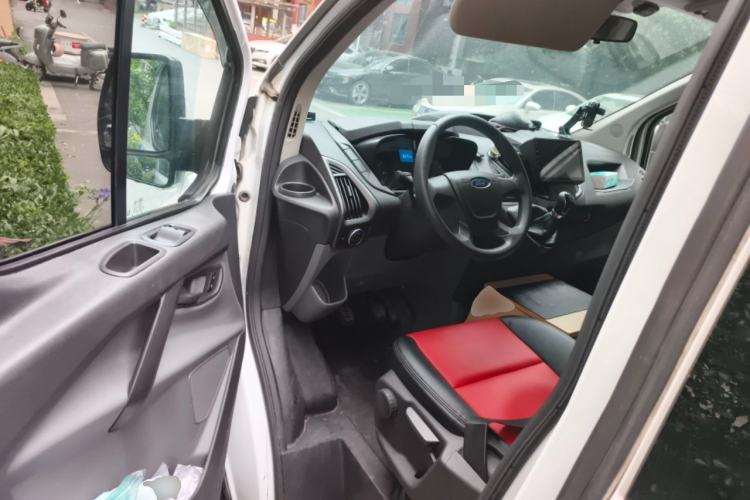 Used Ford Transit 2017 2.0T Diesel Multi-Function Commercial Vehicle Mid-Drive Mid-Roof China V Standard Driver Seat