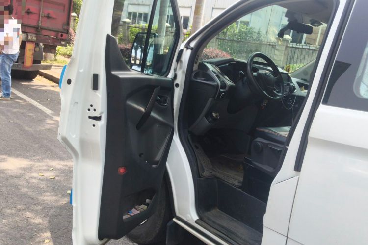 Used Ford Transit 2017 2.0T Diesel Multi-Purpose Commercial Vehicle Mid-Drive Mid-Roof China IV Standard Driver Seat