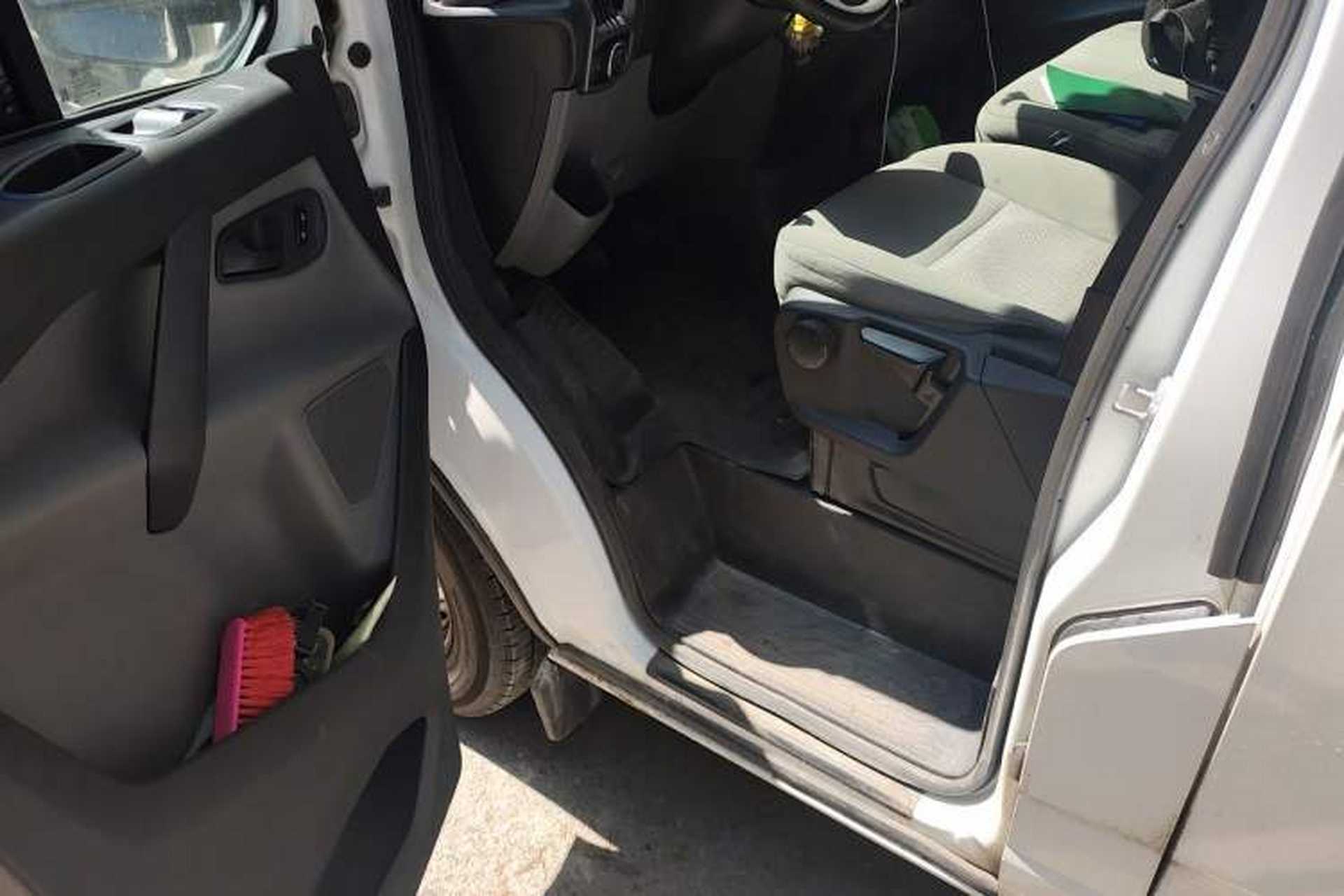 Used Ford Transit 2017 2.0T Diesel Multi-Function Commercial Vehicle Mid-Drive Mid-Roof China V Standard Driver Seat