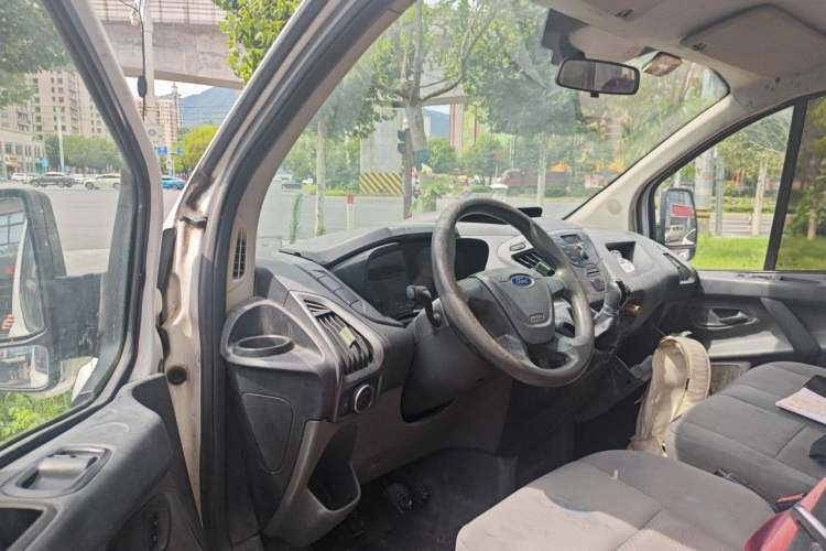 Used Ford Transit 2017 2.0T Diesel Multi-Purpose Commercial Vehicle Short Wheelbase Low Roof China V Standard Driver Seat