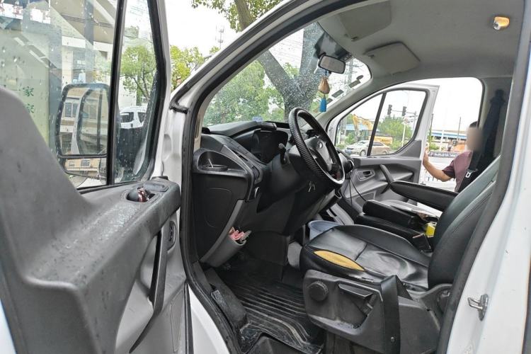 Used Ford Transit 2017 2.0T Diesel Multi-Purpose Commercial Vehicle Mid-Drive Mid-Roof China IV Standard Driver Seat