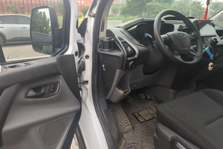 Used Ford Transit 2017 2.0T Diesel Multi-Purpose Commercial Vehicle Short Wheelbase Low Roof China V Standard Driver Seat