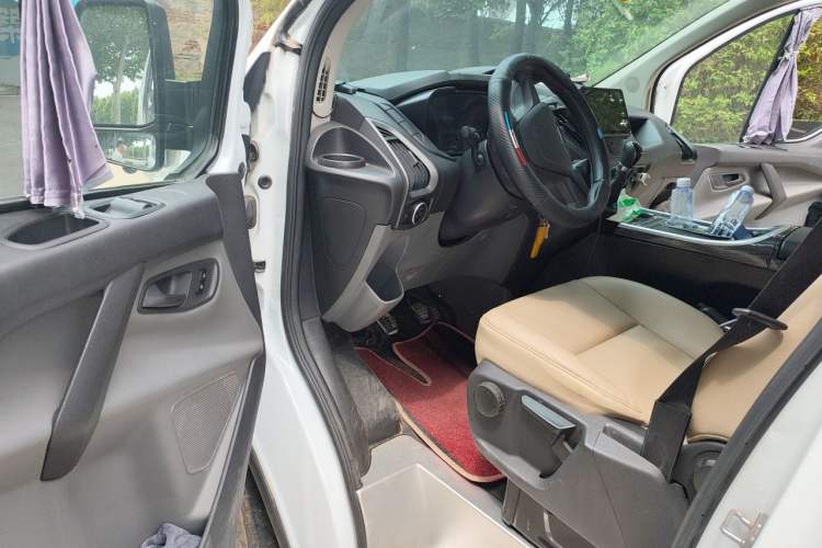 Used Ford Transit 2017 2.0T Diesel Multi-Function Commercial Vehicle Short Wheelbase Mid-Roof China V Standard Driver Seat
