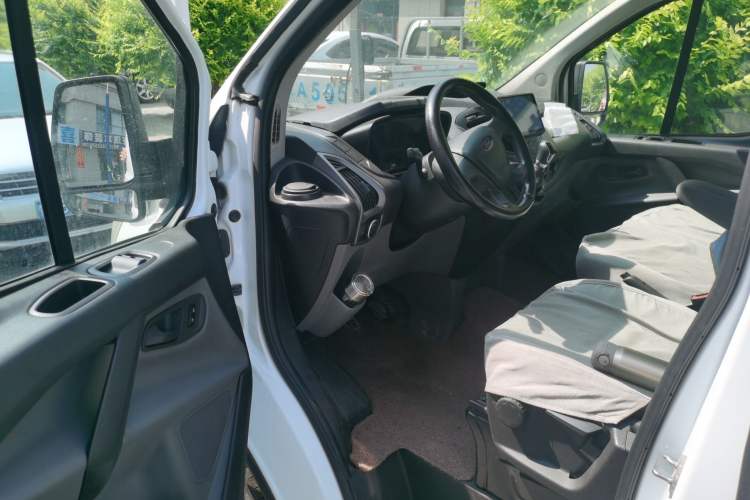 Used Ford Transit 2017 2.0T Diesel Multi-Purpose Commercial Vehicle Mid-Drive Mid-Roof China IV Standard Driver Seat