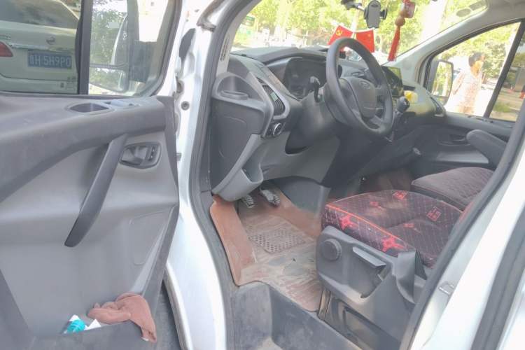 Used Ford Transit 2017 2.0T Diesel Multi-Function Commercial Vehicle Short Wheelbase Mid-Roof China V Standard Driver Seat