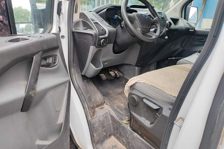 Used Ford Transit 2017 2.0T Gasoline Multi-Purpose Commercial Vehicle Mid-Drive Mid-Roof China V Standard Driver Seat