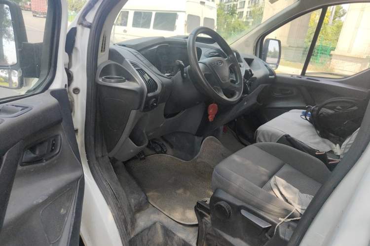 Used Ford Transit 2017 2.0T Diesel Multi-Purpose Commercial Vehicle Short Wheelbase Low Roof China V Standard Driver Seat