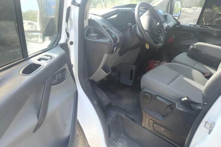 Used Ford Transit 2017 2.0T Diesel Multi-Function Commercial Vehicle Short Wheelbase Mid-Roof China V Standard Driver Seat