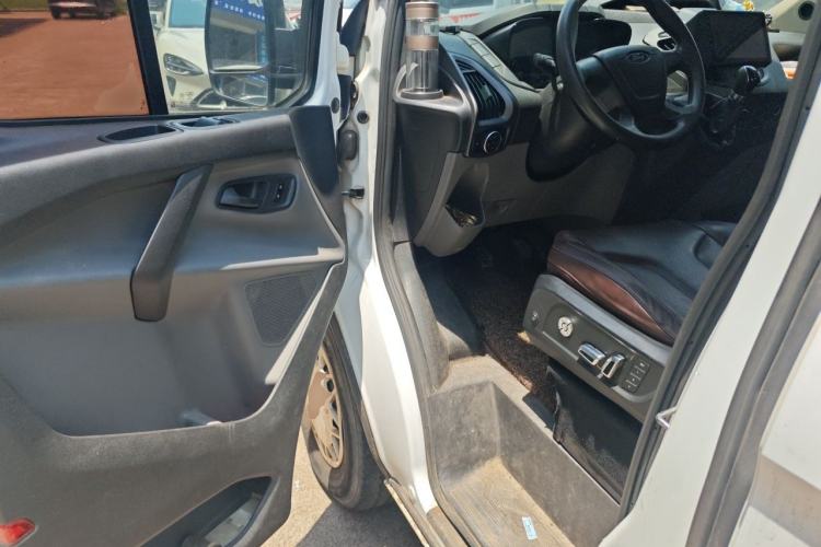 Used Ford Transit 2017 2.0T Diesel Multi-Purpose Commercial Vehicle Short Wheelbase Low Roof China V Standard Driver Seat