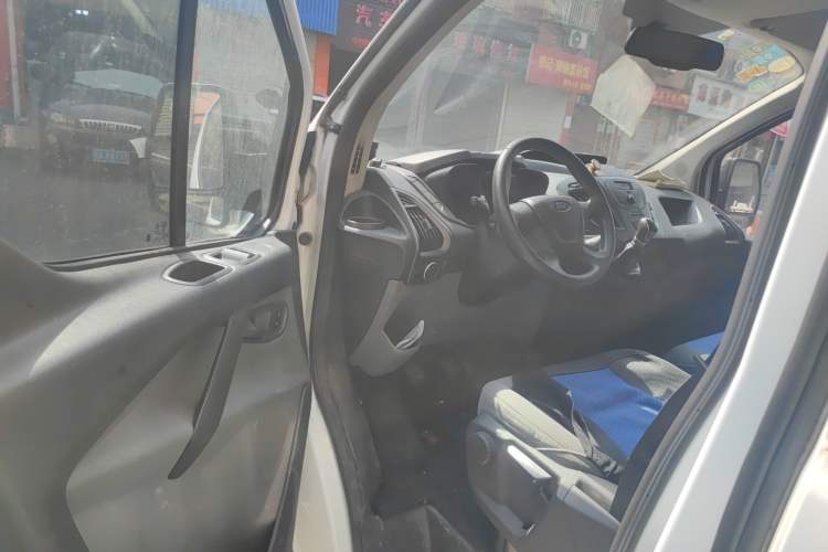 Used Ford Transit 2017 2.0T Diesel Van Mid-Chassis Mid-Roof China V Standard Driver Seat