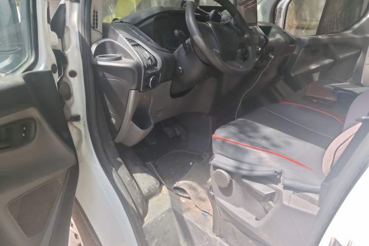 Used Ford Transit 2017 2.0T Diesel Van Short Wheelbase Low Roof China V Standard Driver Seat